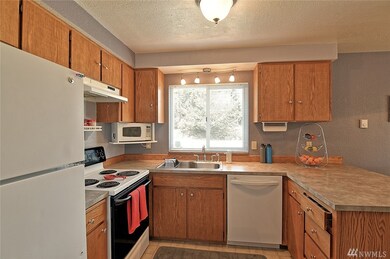 126 W Casino Rd unit 1, Everett, WA 98204 - photo 3