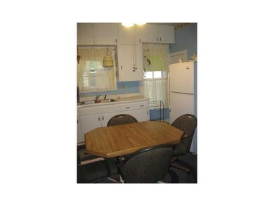 Kitchen. Eat-In-Kitchen