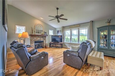 34 Justice Dr, Leicester, NC 28748 - photo 5