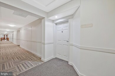 23 Pierside Dr unit 129, Baltimore, MD 21230 - photo 4