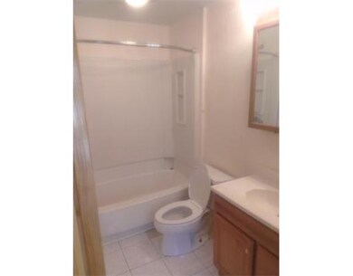 134 6th St unit 2, Lowell, MA 01850 - photo 5