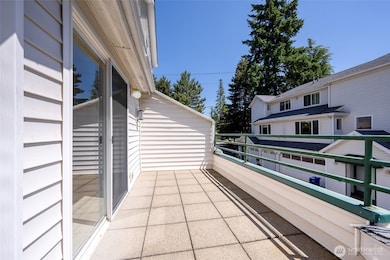 16219 Northup Way unit C-202, Bellevue, WA 98008 - photo 7