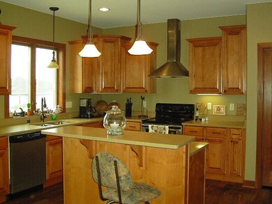 4881 Highwood Cir, Middleton, WI 53562 - photo 5