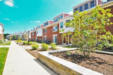 144 Quincy Shore Dr unit 130, Quincy, MA 02171 - photo 3