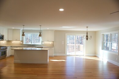 Kitchen:Dining