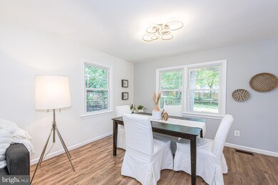 13305 Parkland Dr, Rockville, MD 20853 - photo 6