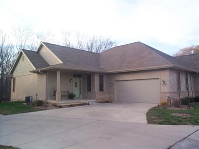 69 Berdella Ct, Cross Plains, WI 53528 - photo 4