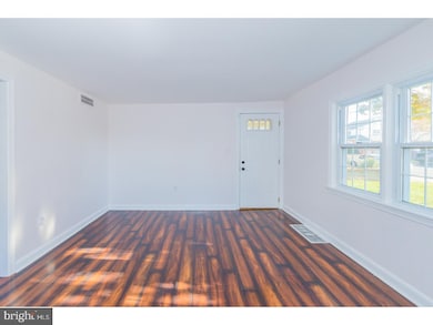 811 W 13th St, New Castle, DE 19720 - photo 4