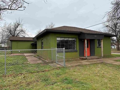 1329 34th St, Wichita Falls, TX 76302 - photo 2