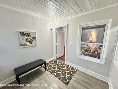 240 N Deerfield Ave, Lansing, MI 48917 - photo 7