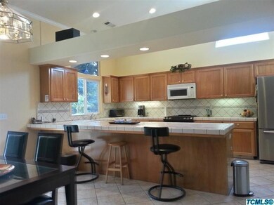 Bright and open kitchen with breakfast b