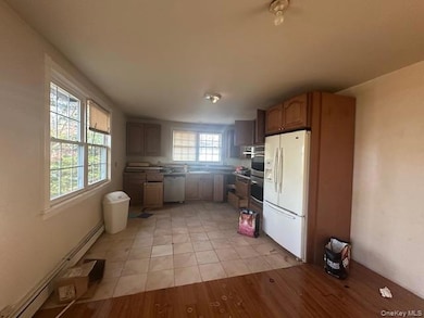 147 Pauls Path, Coram, NY 11727 - photo 4