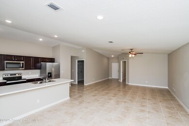 1001416.2267 Whiteside Avenue SE - Livin