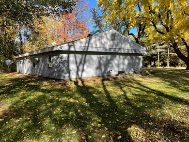 92430 Center St, Dowagiac, MI 49047 - photo 5