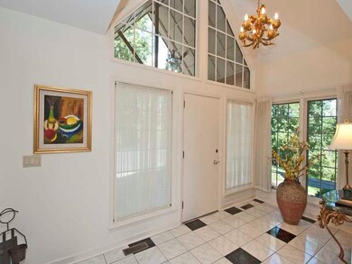 Entry/Foyer.