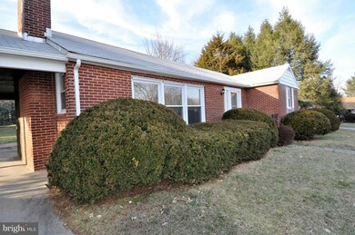 1220 Saint Andrews Way, Baltimore, MD 21239 - photo 2