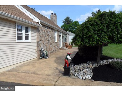 995 Hillside Dr, Southampton, PA 18966 - photo 2