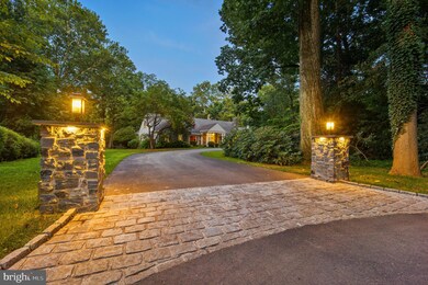 913 Weldon Ln, Bryn Mawr, PA 19010 - photo 2