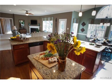 Kitchen with nook
