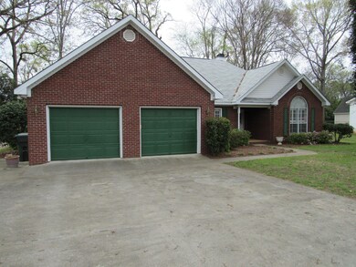 223 Stonefield Cir, Macon, GA 31216 - photo 2