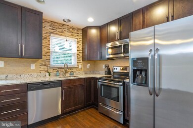 15249 Valley Stream Dr, Woodbridge, VA 22191 - photo 2