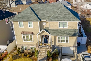 211 Chandler Ave, Staten Island, NY 10314 - photo 2