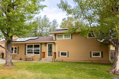 926 Hobson St, Lander, WY 82520 - photo 3