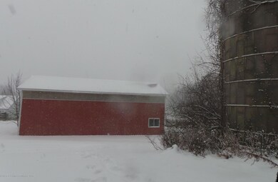 BARN - WINTER