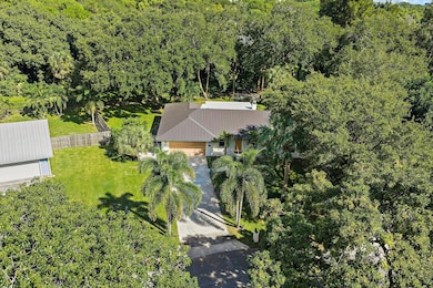 11070 Oak Way Cir, Palm Beach Gardens, FL 33410 - photo 2