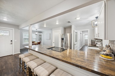 711 S Tesch St, Bellville, TX 77418 - photo 2