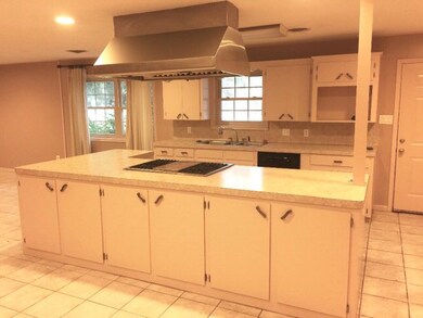 4301 Virginia St, Bay City, TX 77414 - photo 4