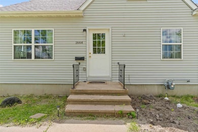1664 8th St NW, Cedar Rapids, IA 52405 - photo 2