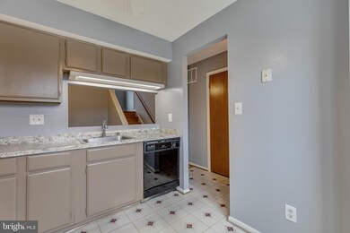 9590 Canterbury Riding, Laurel, MD 20723 - photo 7