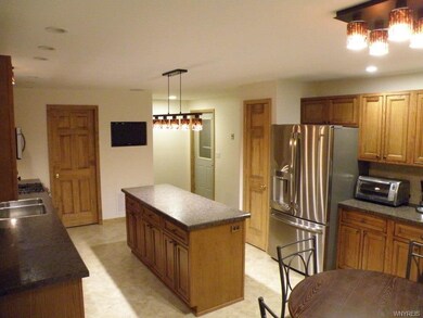 37 N Marion St, North Tonawanda, NY 14120 - photo 4