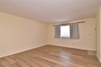 1616 Lee Terrace Dr unit C9, Wickliffe, OH 44092 - photo 6