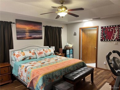 906 Citrus Dr, Alamo, TX 78516 - photo 6