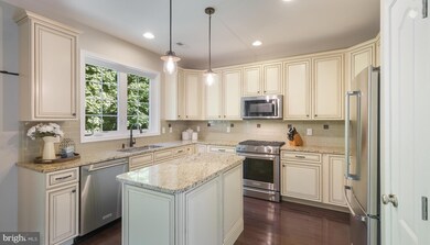 818 Myrtles Way, Perkasie, PA 18944 - photo 5