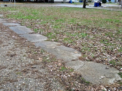 502 W Chestnut St, Olney, IL 62450 - photo 4