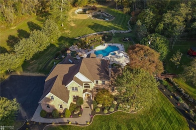 5621 Acorn Dr, Emmaus, PA 18049 - photo 7