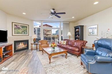 04-Living Room 20220322-DW-9734