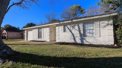 1106 Twin Falls Rd, Houston, TX 77088 - photo 3