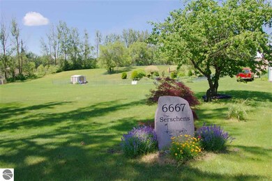 6667 E Harrys Rd, Traverse City, MI 49684 - photo 4