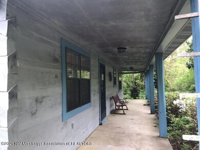 713 Highwa 310 E, Como, MS