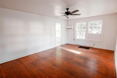 127 Desvoignes Rd, Denison, TX 75021 - photo 6