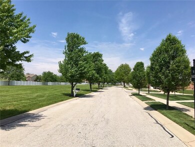 2400 Somerset Cir, Franklin, IN 46131 - photo 4