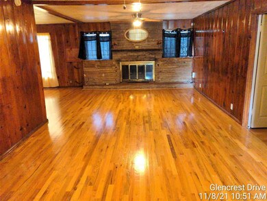 2541 Timberline  living room
