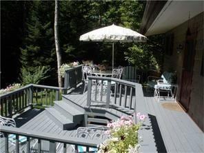 Gorgeous multi-tiered deck