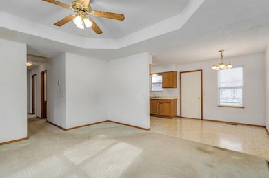 541 Travis St, Marshfield, MO 65706 - photo 5