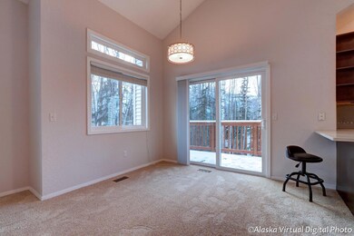 Dining Area steps out to deck!
