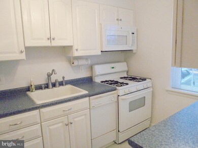 1413 Belle View Blvd unit A2, Alexandria, VA 22307 - photo 2